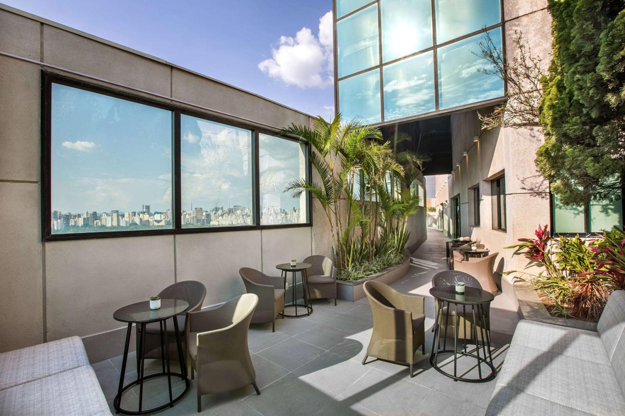 Melia Jardim Europa Hotel Sao Paulo Bagian luar foto The rooftop lounge at the hotel