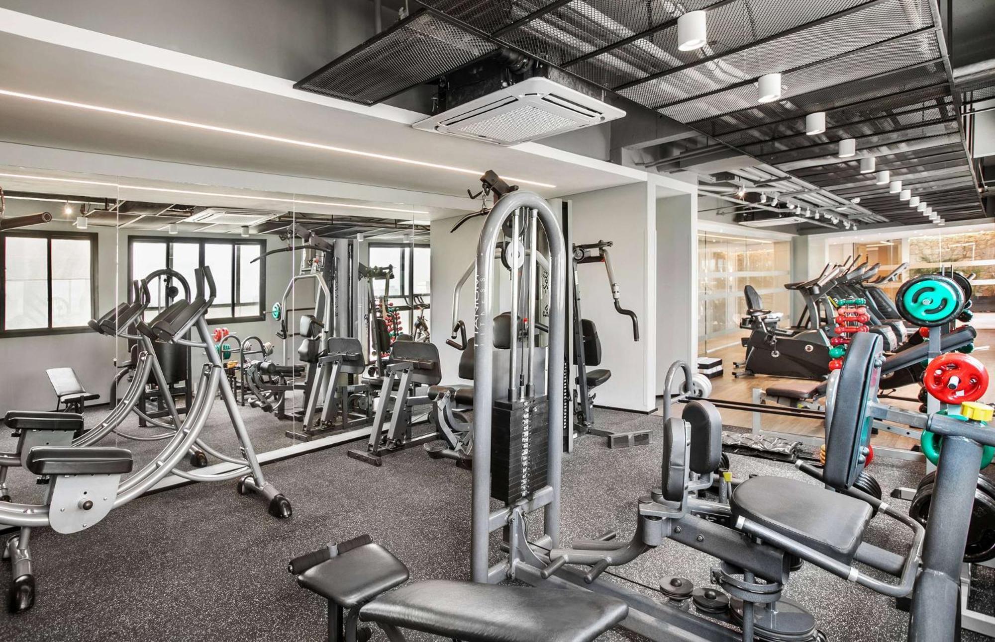 Melia Jardim Europa Hotel Sao Paulo Bagian luar foto The gym at the 1000m² sports and wellness centre